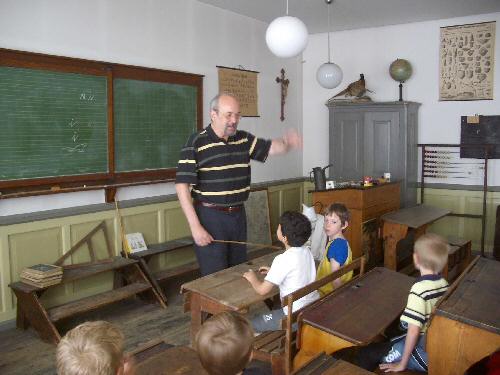 Unterricht im historischen Klassenzimmer